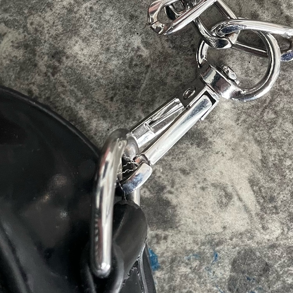 (Fake) Razor Blade Leather Chain Heart Bag - Picture 12 of 16